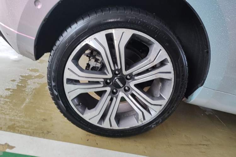Used Wey VV5 2017 2.0T Flagship Edition Right Rear Wheel Hub