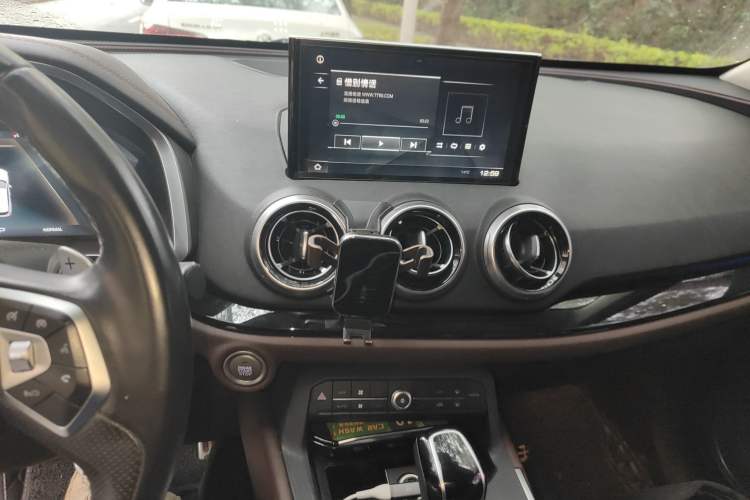 Used Wey VV5 2017 2.0T Flagship Edition Audio And AC Panel