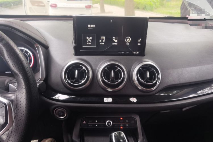 Used Wey VV5 2017 2.0T Flagship Edition Audio And AC Panel