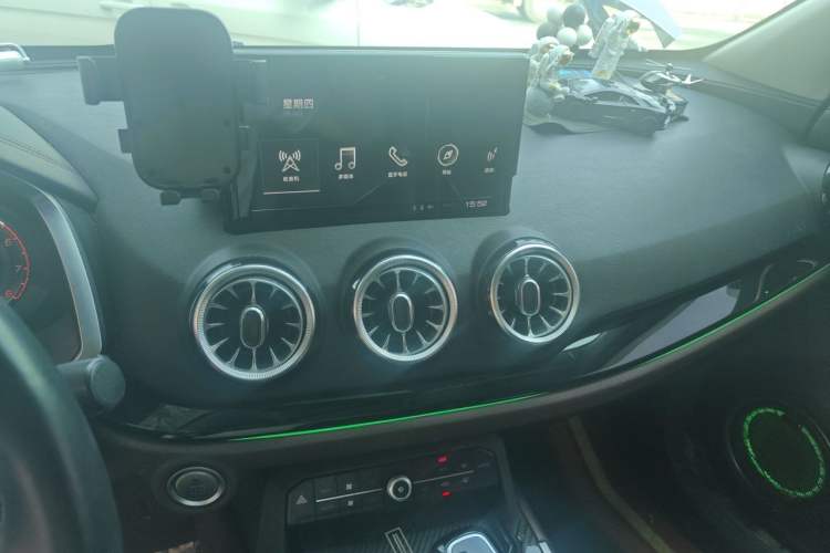 Used Wey VV5 2017 2.0T Flagship Edition Audio And AC Panel