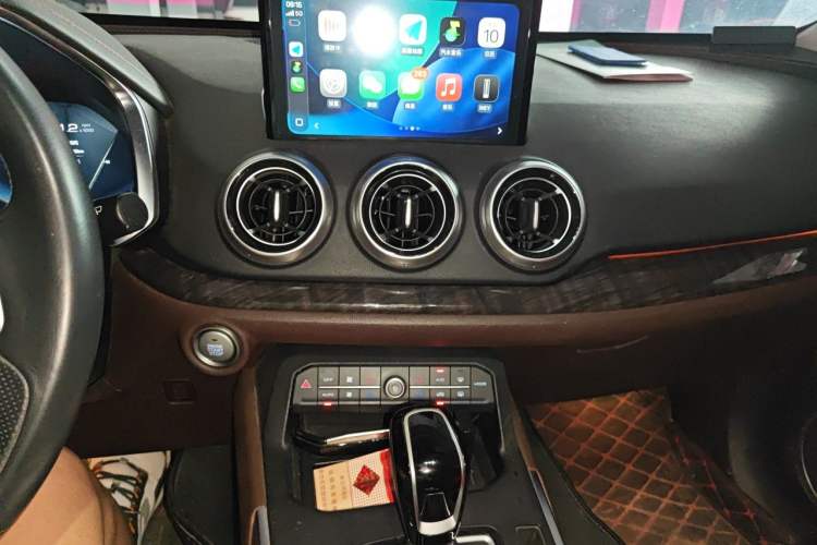Used Wey VV5 2017 2.0T Flagship Edition Audio And AC Panel