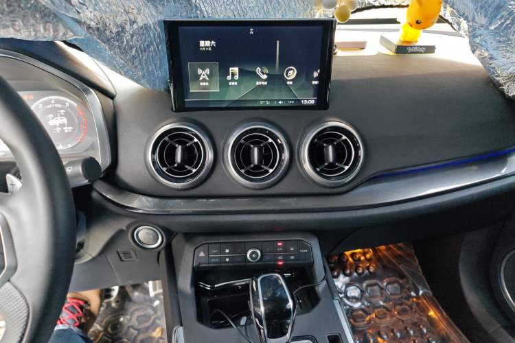 Used Wey VV5 2017 2.0T Flagship Edition Audio And AC Panel