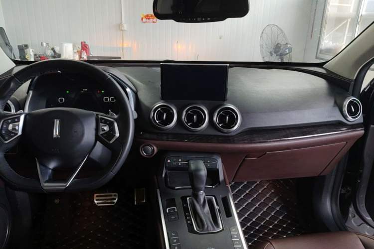 Used Wey VV5 2017 2.0T Flagship Edition Audio And AC Panel