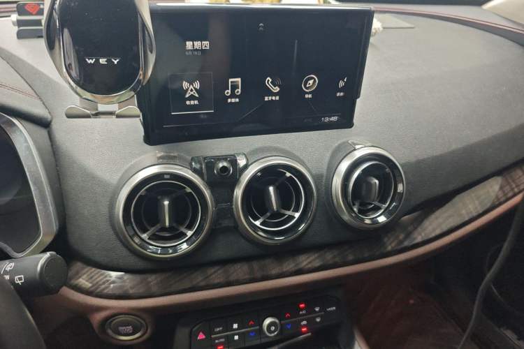 Used Wey VV5 2017 2.0T Flagship Edition Audio And AC Panel