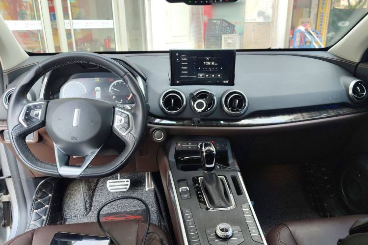 Used Wey VV5 2017 2.0T Flagship Edition Center Console