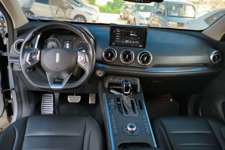 Used Wey VV5 2017 2.0T Ultra-Luxury Version Center Console
