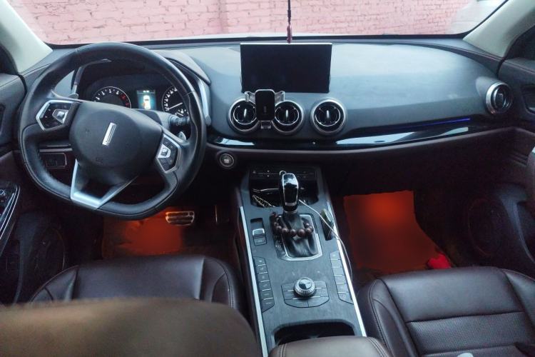 Used Wey VV5 2017 2.0T Ultra-Luxury Version Center Console