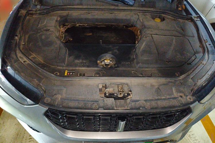 Used Wey VV5 2017 2.0T Flagship Edition Engine Bay