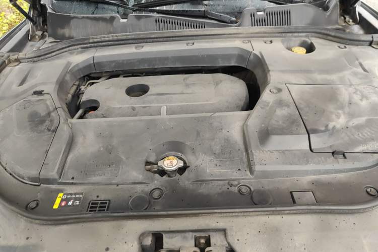 Used Wey VV5 2017 2.0T Flagship Edition Engine Bay