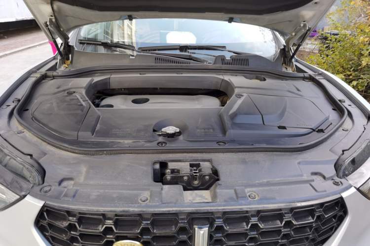 Used Wey VV5 2017 2.0T Flagship Edition Engine Bay