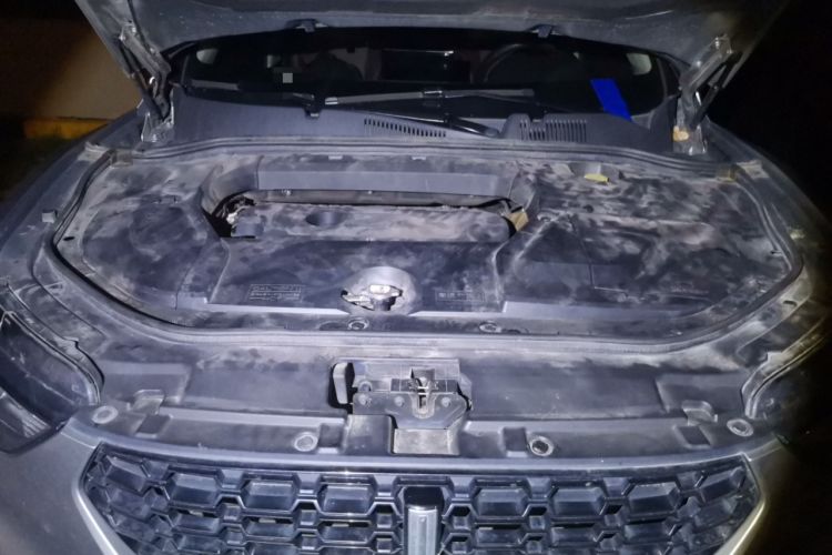 Used Wey VV5 2017 2.0T Ultra-Luxury Version Engine Bay