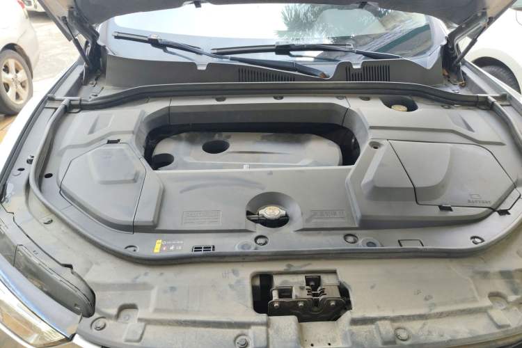 Used Wey VV5 2017 2.0T Flagship Edition Engine Bay