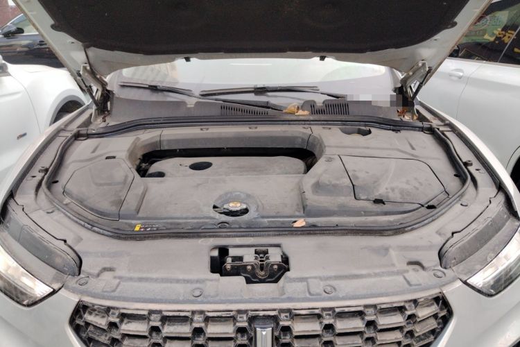 Used Wey VV5 2017 2.0T Flagship Edition Engine Bay