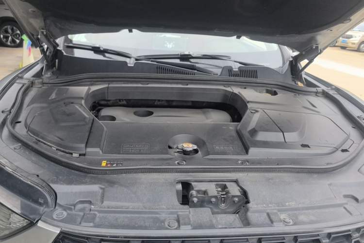 Used Wey VV5 2017 2.0T Ultra-Luxury Version Engine Bay