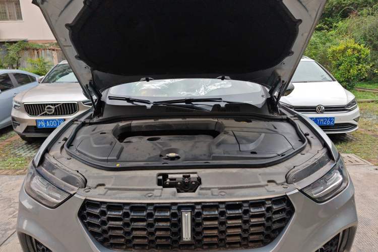 Used Wey VV5 2017 2.0T Flagship Edition Engine Bay