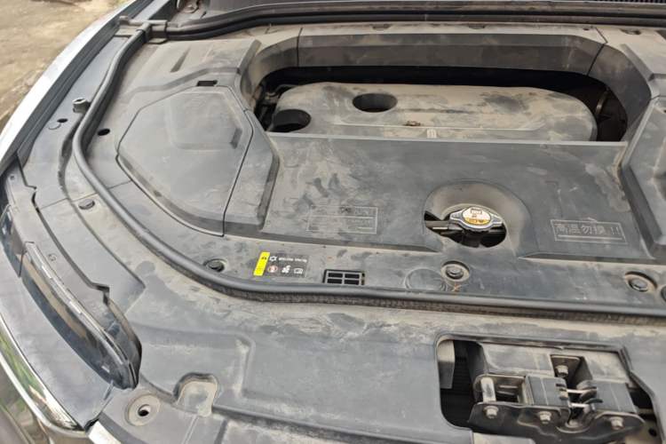Used Wey VV5 2017 2.0T Flagship Edition Engine Bay Right