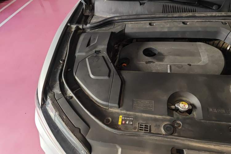 Used Wey VV5 2017 2.0T Flagship Edition Engine Bay Right