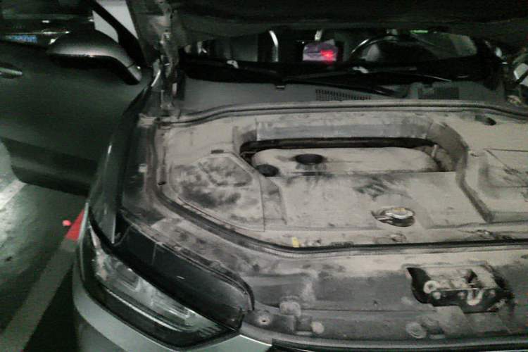 Used Wey VV5 2017 2.0T Flagship Edition Engine Bay Right