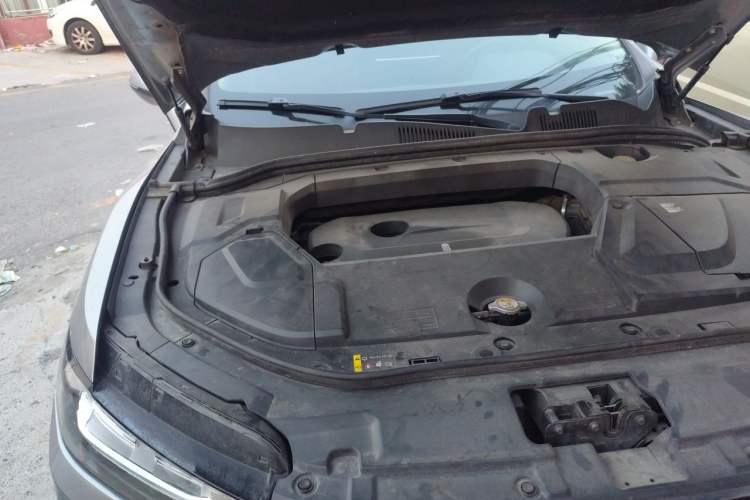Used Wey VV5 2017 2.0T Ultra-Luxury Version Engine Bay Right