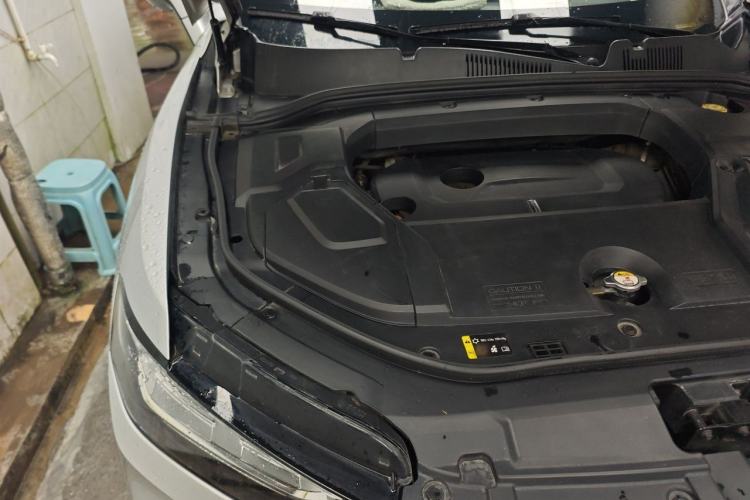 Used Wey VV5 2017 2.0T Flagship Edition Engine Bay Right