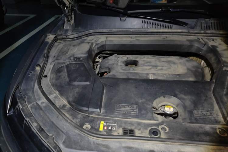 Used Wey VV5 2017 2.0T Ultra-Luxury Version Engine Bay Right