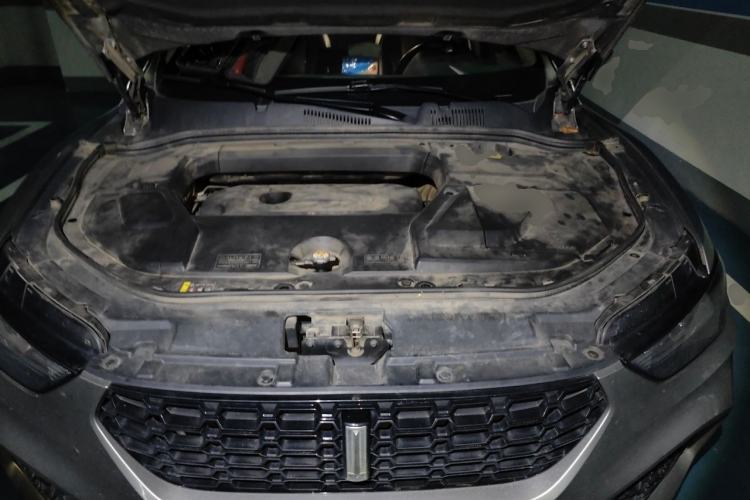 Used Wey VV5 2017 2.0T Ultra-Luxury Version Engine Bay