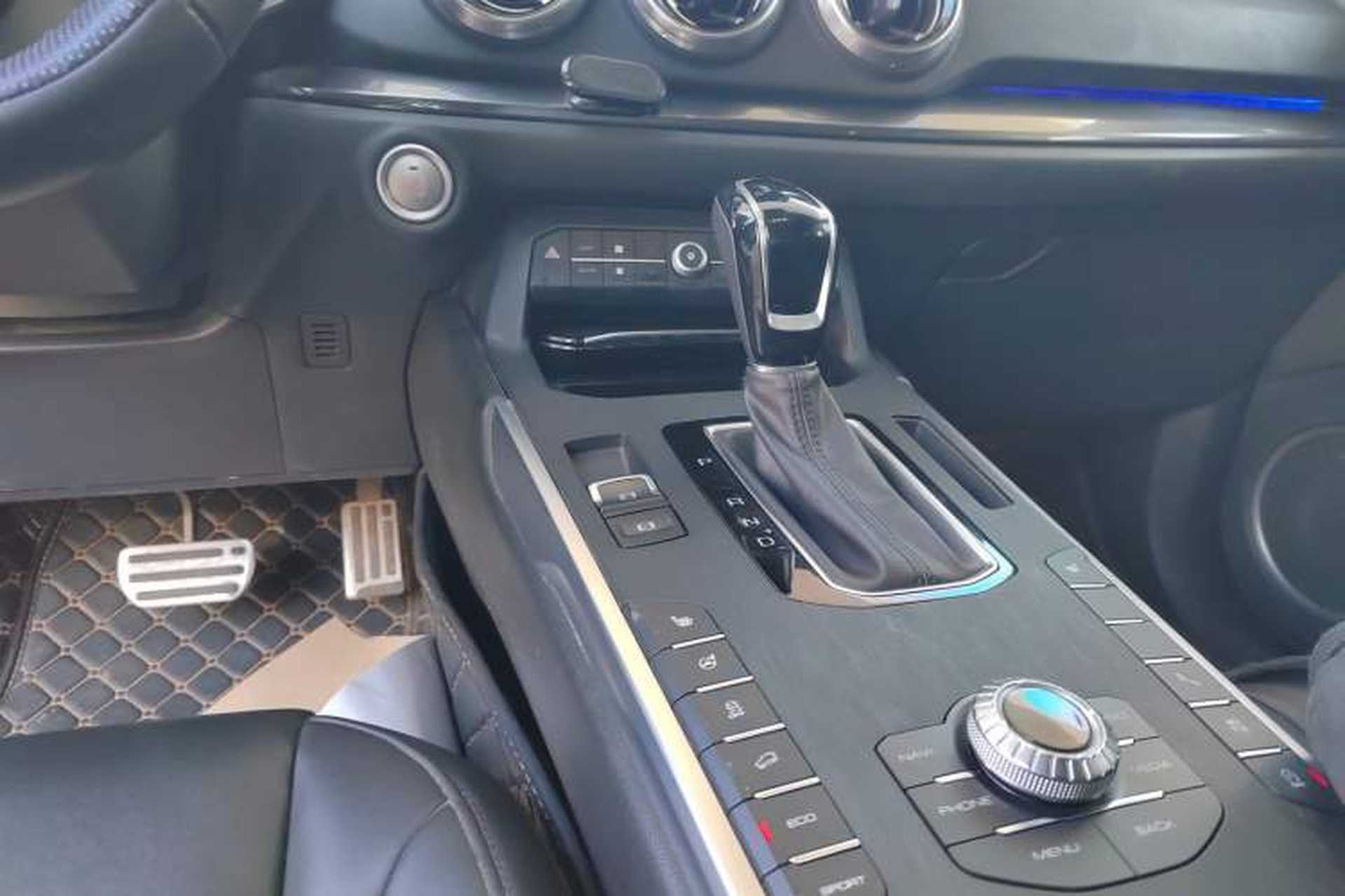 Used Wey VV5 2017 2.0T Ultra-Luxury Version Gear Lever