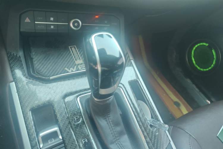 Used Wey VV5 2017 2.0T Flagship Edition Gear Lever