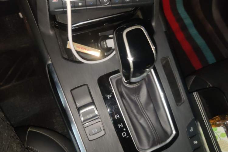 Used Wey VV5 2017 2.0T Flagship Edition Gear Lever