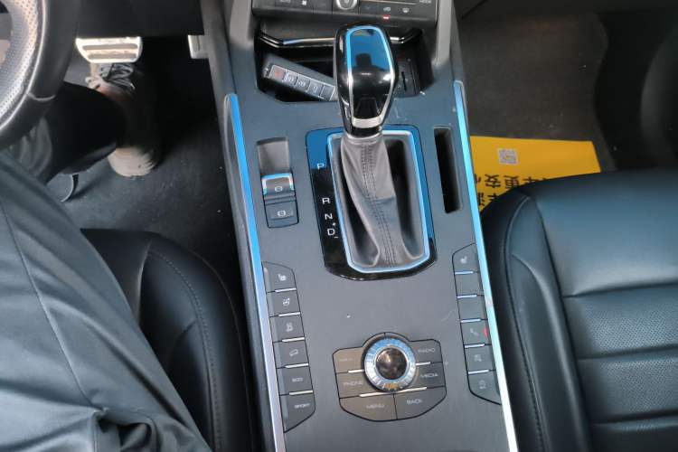 Used Wey VV5 2017 2.0T Ultra-Luxury Version Gear Lever