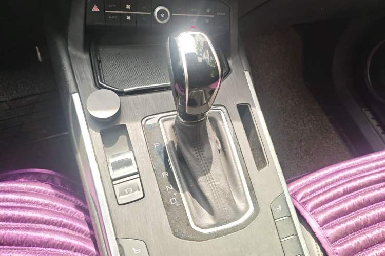 Used Wey VV5 2017 2.0T Ultra-Luxury Version Gear Lever