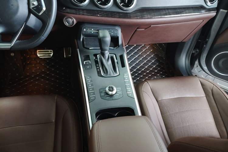 Used Wey VV5 2017 2.0T Flagship Edition Gear Lever