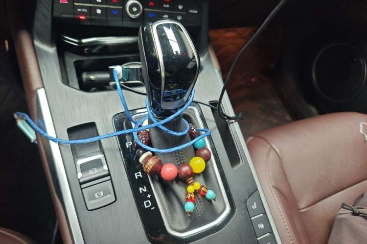 Used Wey VV5 2017 2.0T Flagship Edition Gear Lever