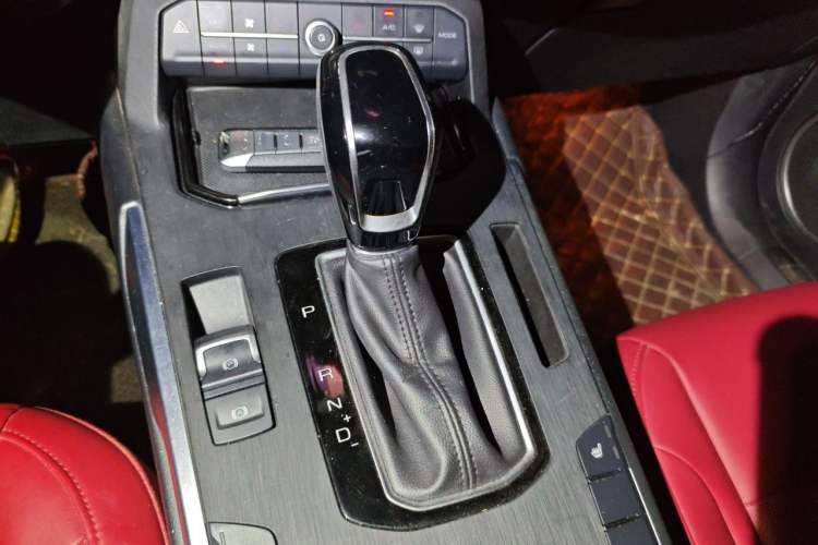 Used Wey VV5 2017 2.0T Ultra-Luxury Version Gear Lever