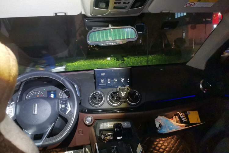 Used Wey VV5 2017 2.0T Ultra-Luxury Version Headliner