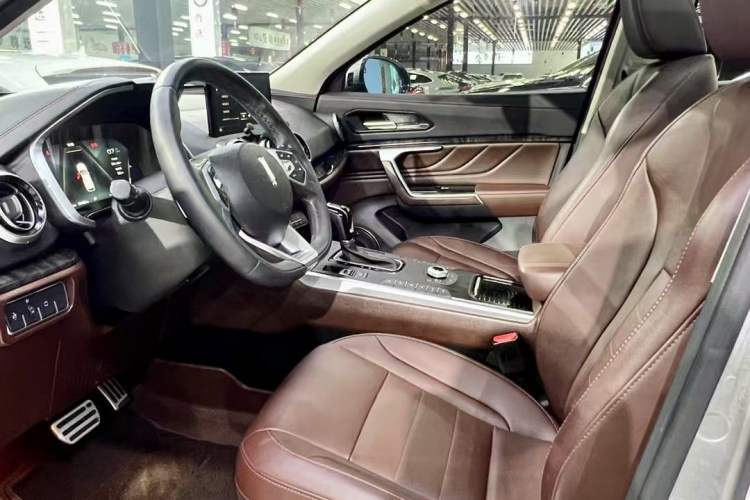 Used Wey VV5 2017 2.0T Flagship Edition Interior 1
