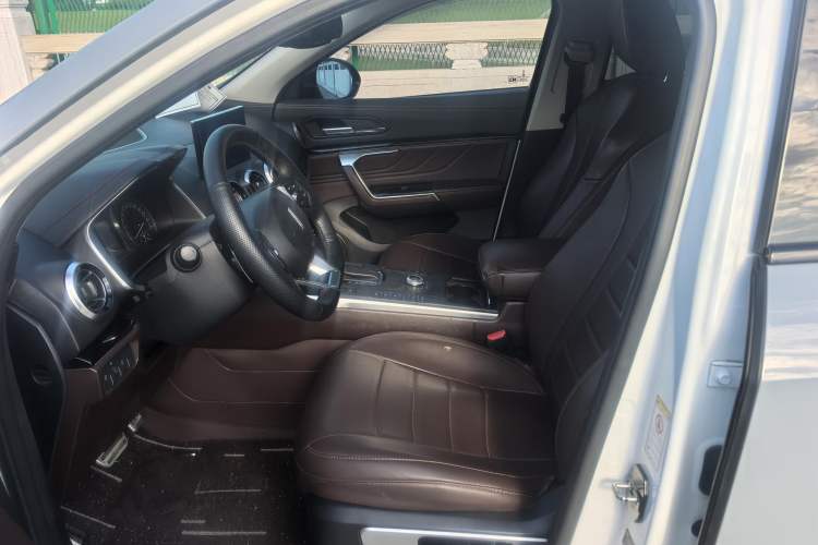 Used Wey VV5 2017 2.0T Ultra-Luxury Version Interior 2
