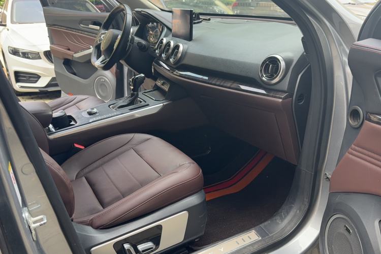 Used Wey VV5 2017 2.0T Flagship Edition Interior 3