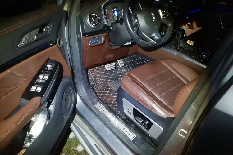 Used Wey VV5 2017 2.0T Ultra-Luxury Version Interior 3