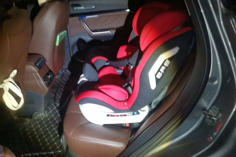 Used Wey VV5 2017 2.0T Ultra-Luxury Version Interior 4
