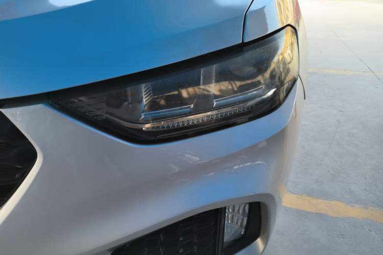 Used Wey VV5 2017 2.0T Ultra-Luxury Version Left Front Headlight