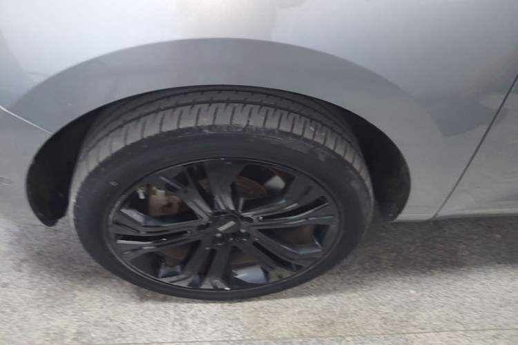 Used Wey VV5 2017 2.0T Flagship Edition Left Front Wheel Hub