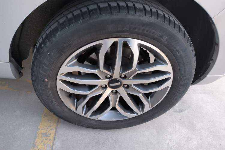 Used Wey VV5 2017 2.0T Ultra-Luxury Version Left Rear Wheel Hub