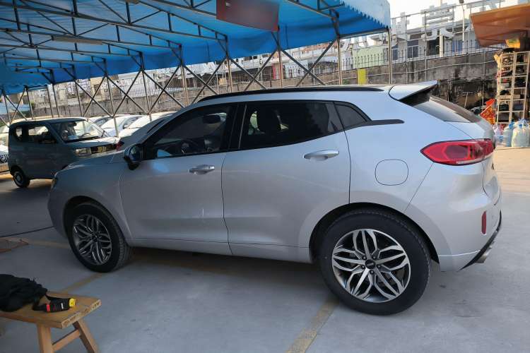Used Wey VV5 2017 2.0T Ultra-Luxury Version Left Side