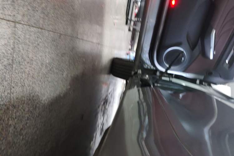 Used Wey VV5 2017 2.0T Flagship Edition Left Side Sill