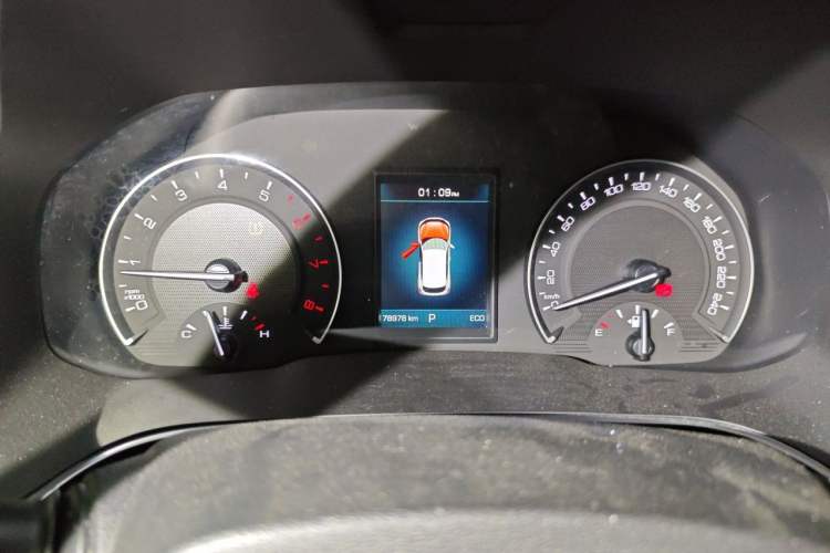 Used Wey VV5 2017 2.0T Ultra-Luxury Version Odometer Close Up