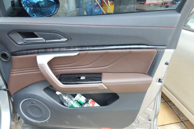 Used Wey VV5 2017 2.0T Flagship Edition Right Front Door Interior