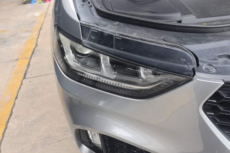 Used Wey VV5 2017 2.0T Ultra-Luxury Version Right Front Headlight