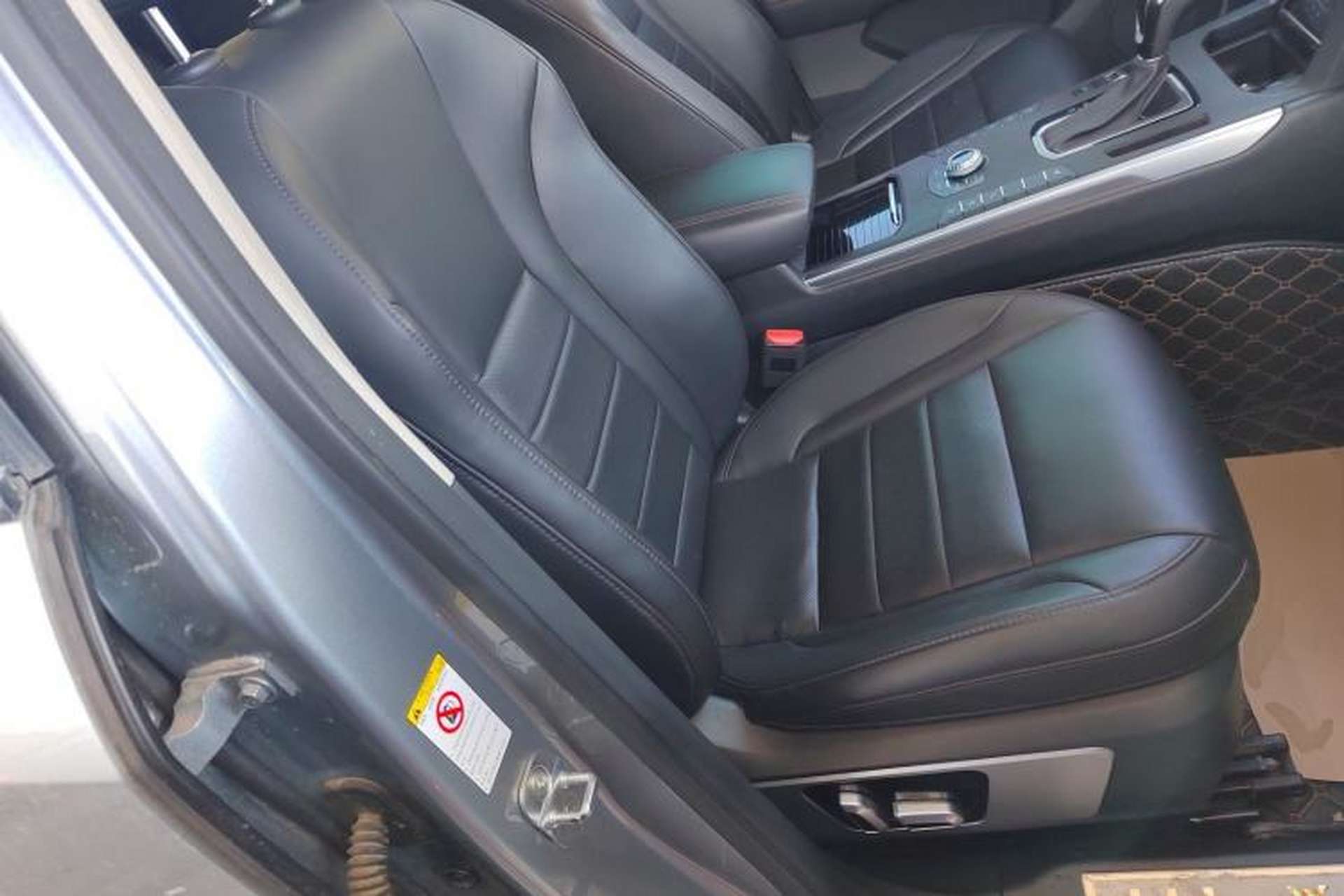 Used Wey VV5 2017 2.0T Ultra-Luxury Version Right Front Seat