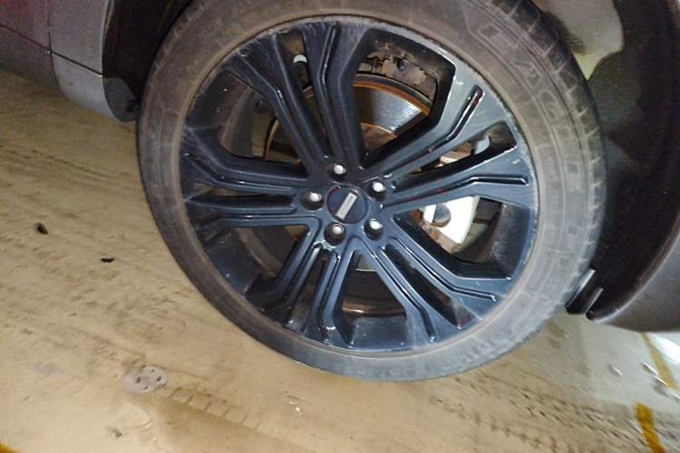 Used Wey VV5 2017 2.0T Flagship Edition Right Front Wheel Hub